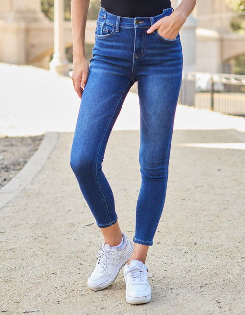 Load image into Gallery viewer, BAYEAS Skinny Cropped Jeans
