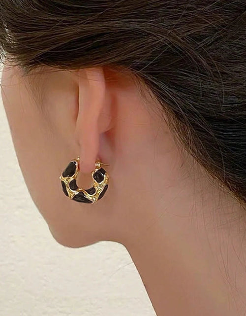 Load image into Gallery viewer, French Retro Enamel Leopard Print U-Shaped Ear Buckle Women Temperament Earrings Party and Daily Wear Fashion Jewelry
