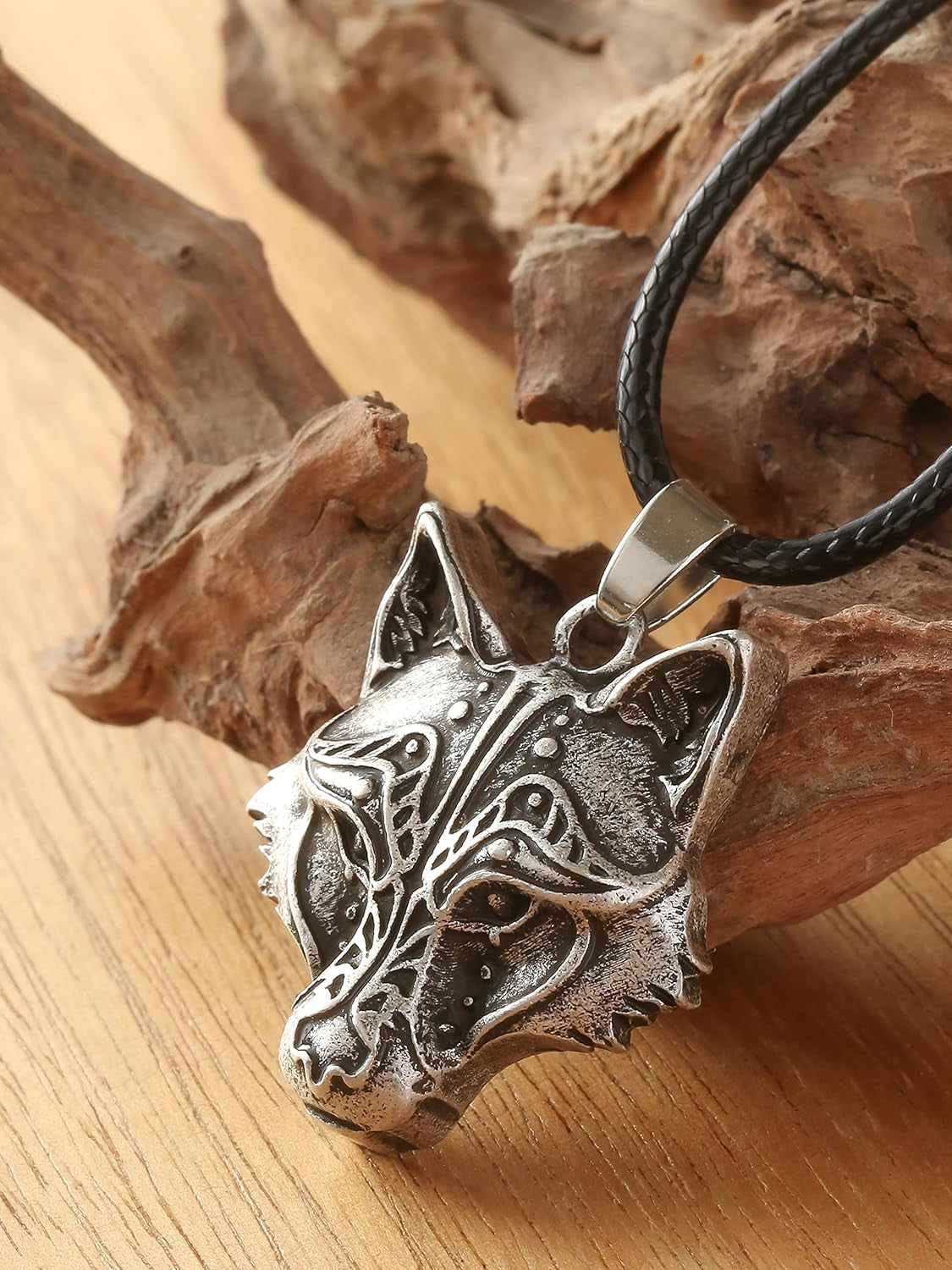 HAQUIL Wolf Necklace, Viking Wolf Head Pendant, Wolf Necklace Collection, Wolf Jewelry Gift for Men and Women