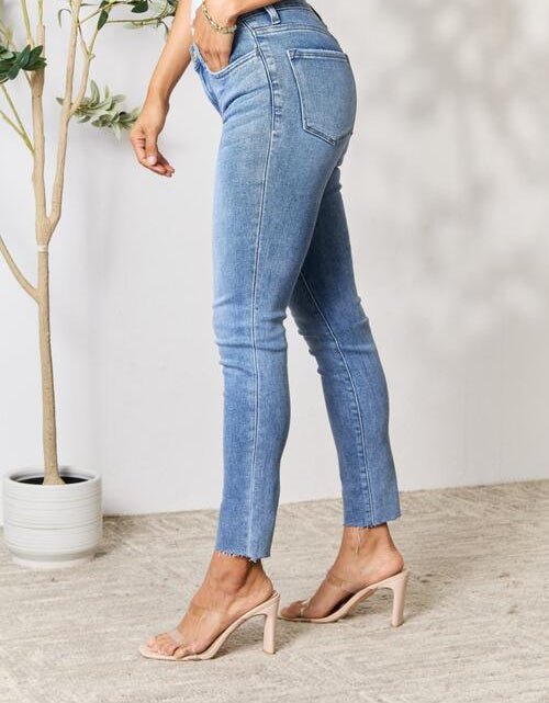 Load image into Gallery viewer, BAYEAS Raw Hem Skinny Jeans
