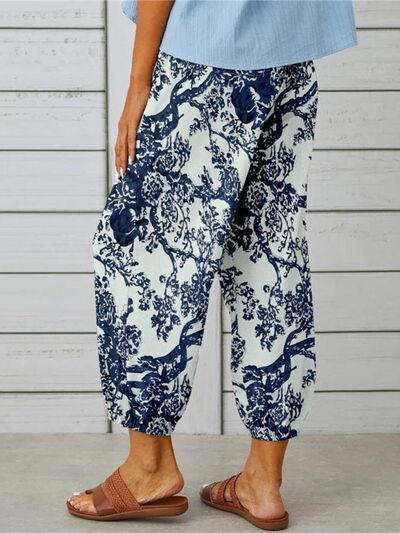 Load image into Gallery viewer, Printed Tied Cropped Pants
