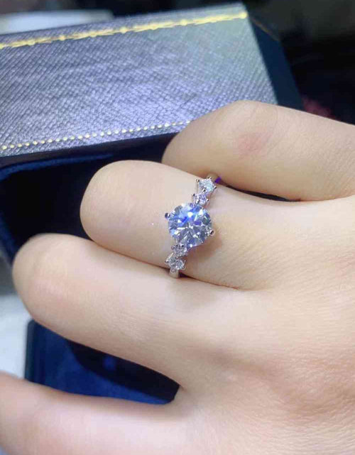 Load image into Gallery viewer, Something To See 1 Carat Moissanite Ring
