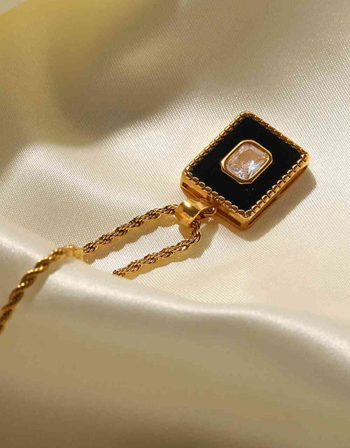 Load image into Gallery viewer, Square Pendant Twisted Chain Necklace
