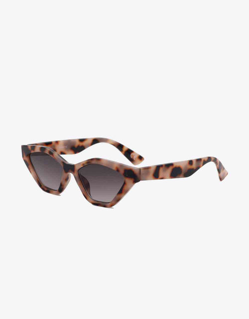 Load image into Gallery viewer, Cat Eye Polycarbonate Sunglasses
