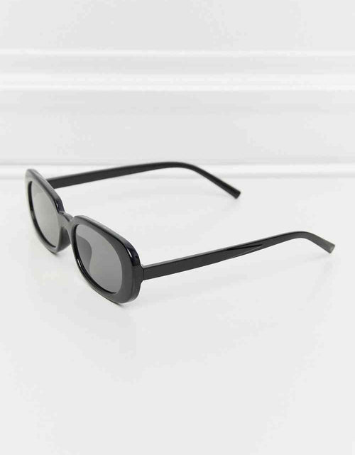 Load image into Gallery viewer, Oval Full Rim Sunglasses
