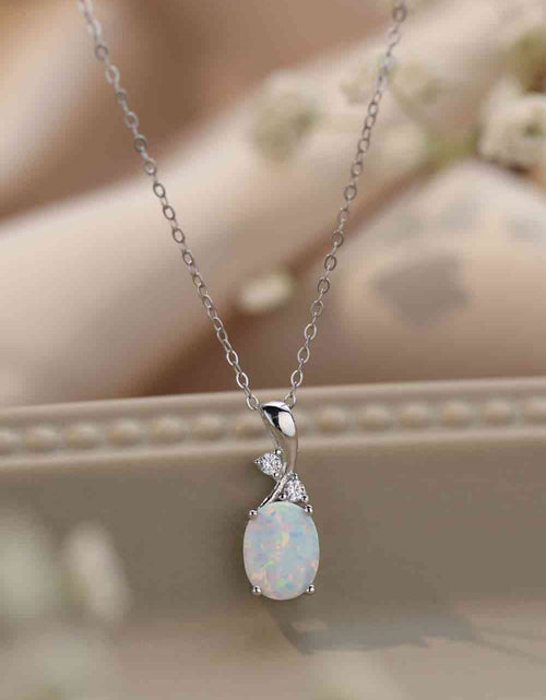 Load image into Gallery viewer, Opal Oval Pendant Chain Necklace
