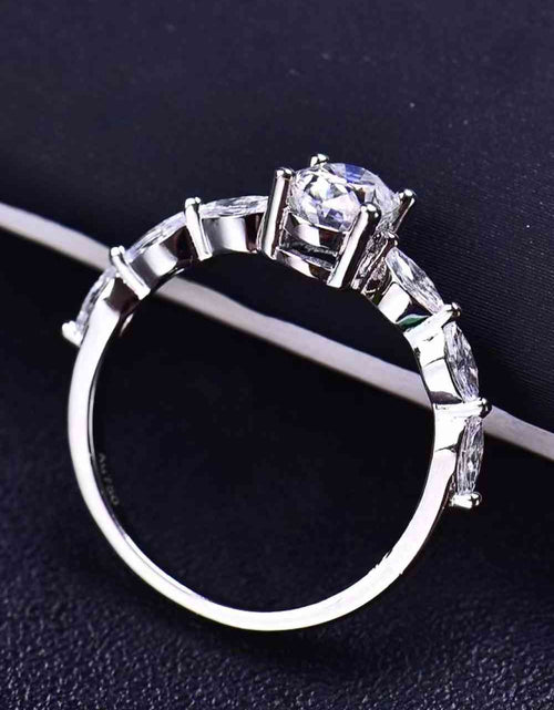 Load image into Gallery viewer, 1 Carat Moissanite Oval Ring
