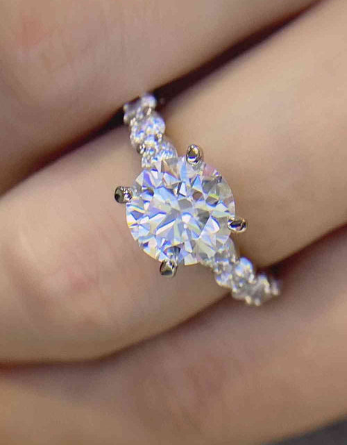 Load image into Gallery viewer, 2 Carat 4-Prong Moissanite Ring
