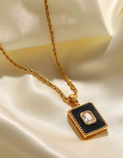 Load image into Gallery viewer, Square Pendant Twisted Chain Necklace
