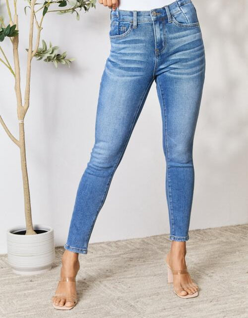 Load image into Gallery viewer, BAYEAS Skinny Cropped Jeans
