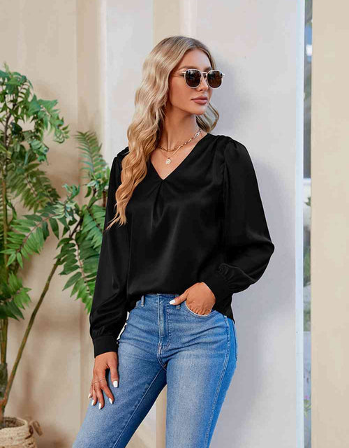 Load image into Gallery viewer, V-Neck Long Sleeve Top
