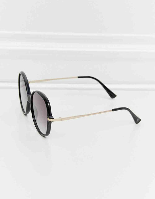 Load image into Gallery viewer, Metal-Plastic Hybrid Full Rim Sunglasses
