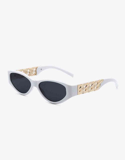 Load image into Gallery viewer, Chain Detail Temple Cat Eye Sunglasses
