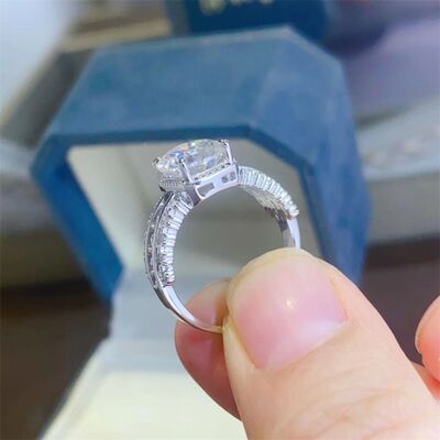 Load image into Gallery viewer, 2 Carat Moissanite 925 Sterling Silver Ring
