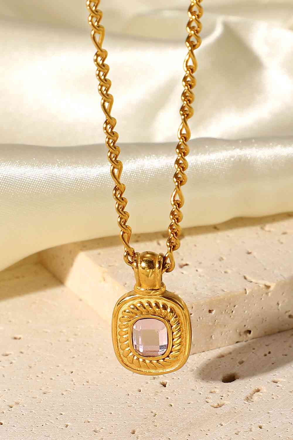 18K Gold Plated Inlaid Rhinestone Pendant Necklace