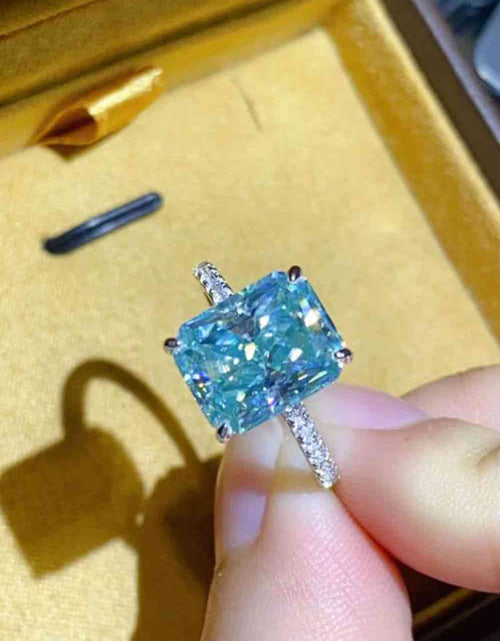 Load image into Gallery viewer, 2 Carat Moissanite Ring
