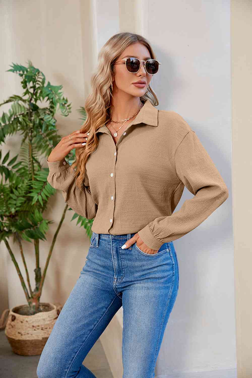 Collared Neck Buttoned Long Sleeve Shirt