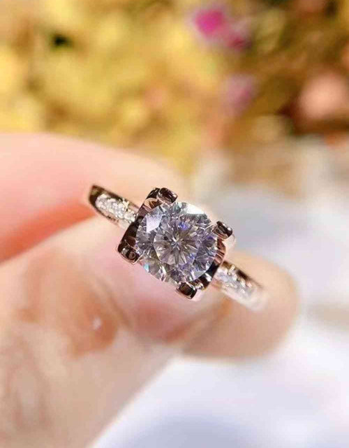 Load image into Gallery viewer, 1 Carat Moissanite Ring
