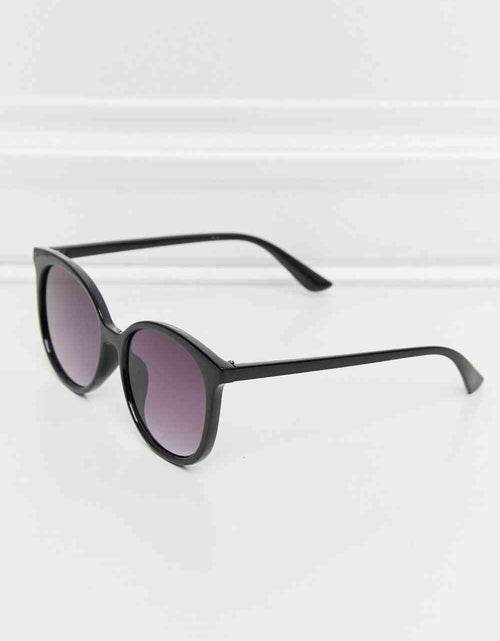 Load image into Gallery viewer, Polycarbonate Frame Full Rim Sunglasses
