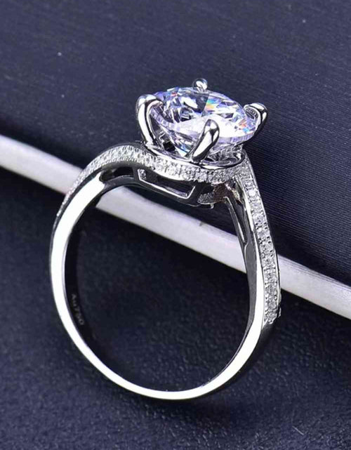 Load image into Gallery viewer, Keep Your Eyes On Me 3 Carat Moissanite Ring
