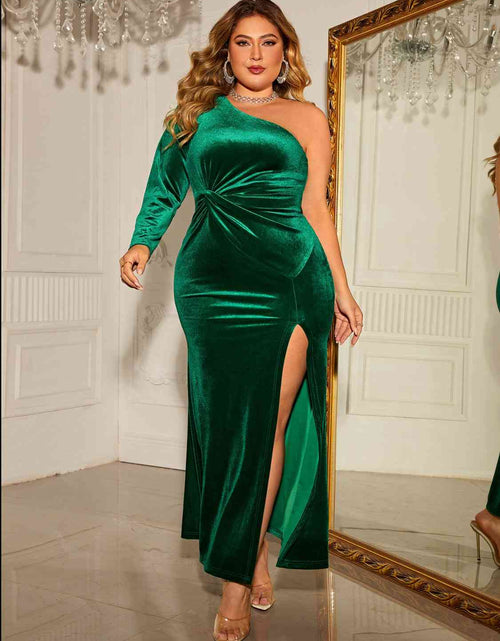 Load image into Gallery viewer, Plus Size One-Shoulder Twisted Split Dress
