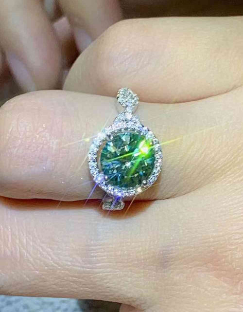 Load image into Gallery viewer, 2 Carat Moissanite Emerald Green Ring
