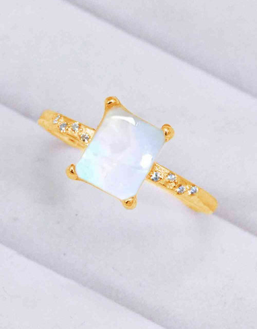 Load image into Gallery viewer, Square Moonstone Ring
