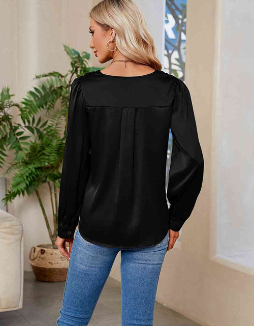 Load image into Gallery viewer, V-Neck Long Sleeve Top
