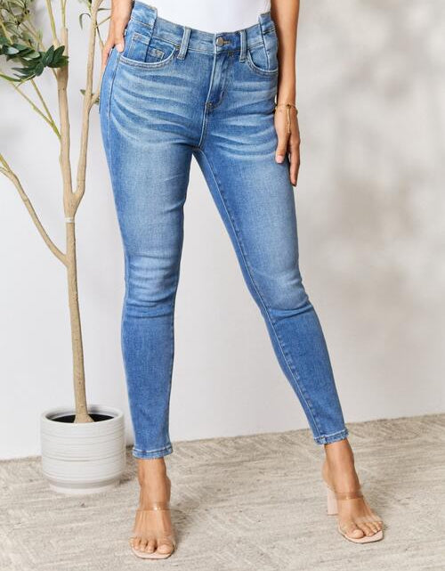 Load image into Gallery viewer, BAYEAS Skinny Cropped Jeans
