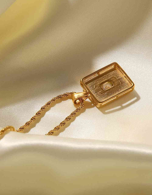 Load image into Gallery viewer, Square Pendant Twisted Chain Necklace
