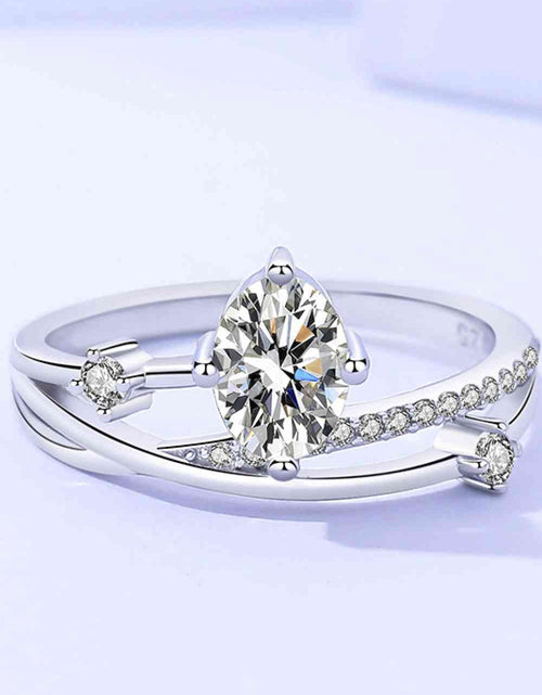 Load image into Gallery viewer, Moissanite Crisscross Ring
