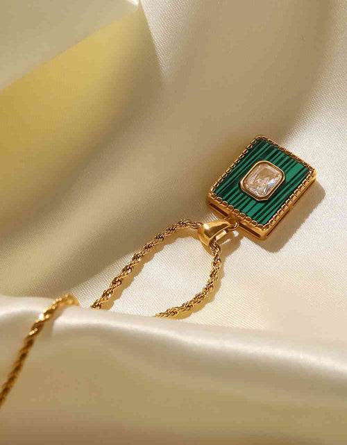 Load image into Gallery viewer, Square Pendant Twisted Chain Necklace
