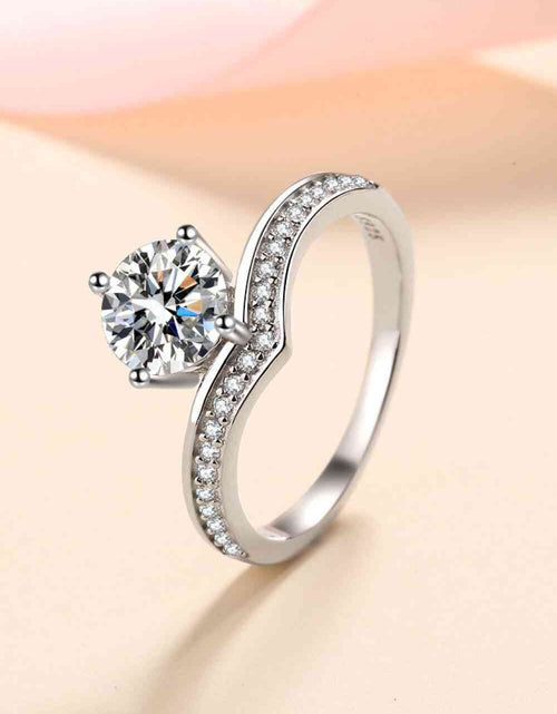 Load image into Gallery viewer, 925 Sterling Silver Ring with 1 Carat Moissanite
