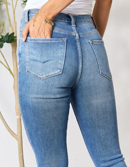 Load image into Gallery viewer, BAYEAS Skinny Cropped Jeans
