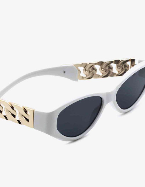 Load image into Gallery viewer, Chain Detail Temple Cat Eye Sunglasses
