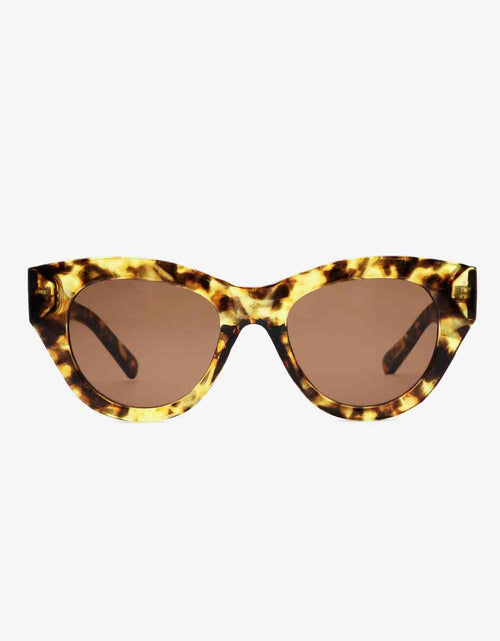 Load image into Gallery viewer, Tortoiseshell Polycarbonate Wayfarer Sunglasses
