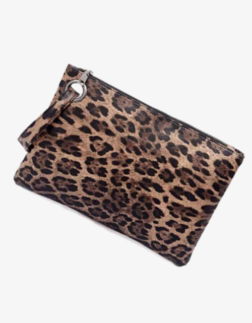 Load image into Gallery viewer, Leopard PU Leather Clutch
