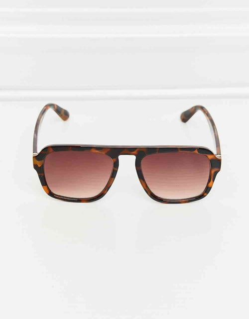 Load image into Gallery viewer, Tortoiseshell Square Polycarbonate Frame Sunglasses
