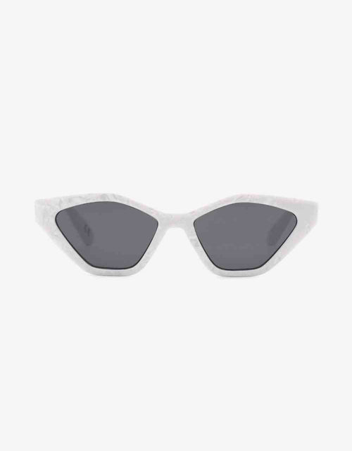 Load image into Gallery viewer, Cat Eye Polycarbonate Sunglasses
