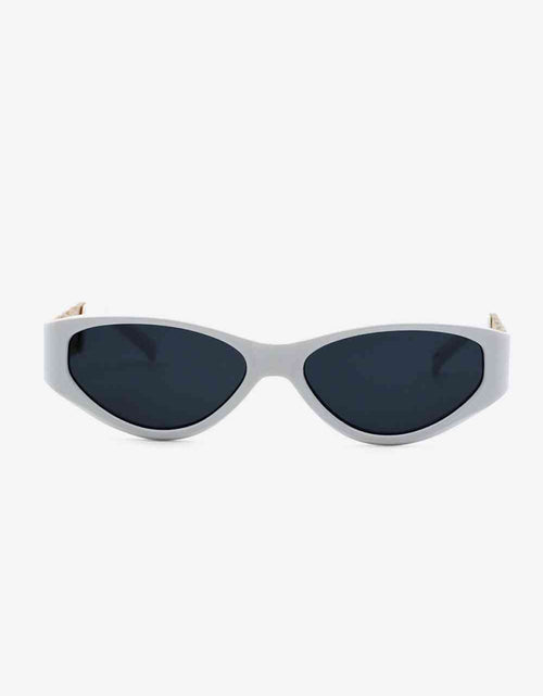 Load image into Gallery viewer, Chain Detail Temple Cat Eye Sunglasses
