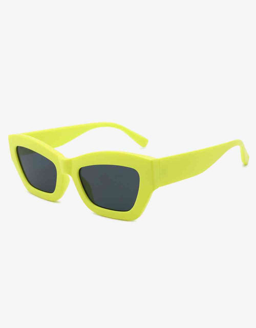 Load image into Gallery viewer, Classic UV400 Polycarbonate Frame Sunglasses
