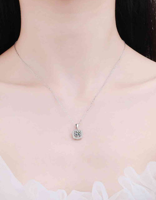 Load image into Gallery viewer, Moissanite Square Pendant Chain Necklace
