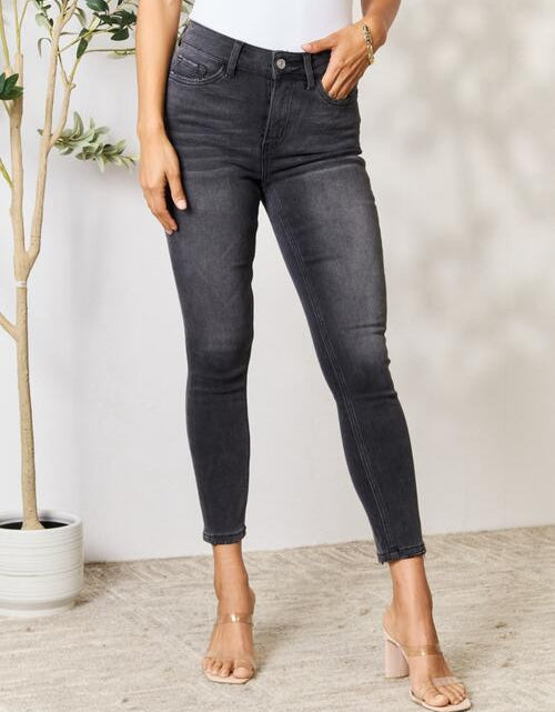 Load image into Gallery viewer, BAYEAS Cropped Skinny Jeans
