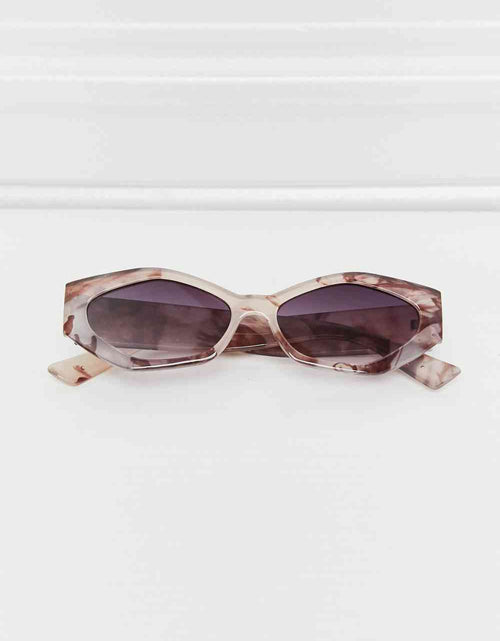 Load image into Gallery viewer, Polycarbonate Frame Wayfarer Sunglasses
