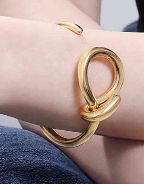 Load image into Gallery viewer, Stylish Knot Open Bracelet
