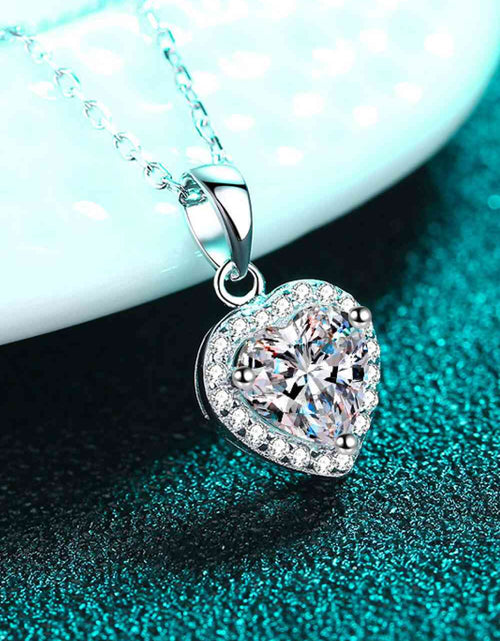 Load image into Gallery viewer, 1 Carat Moissanite Heart Pendant Chain Necklace
