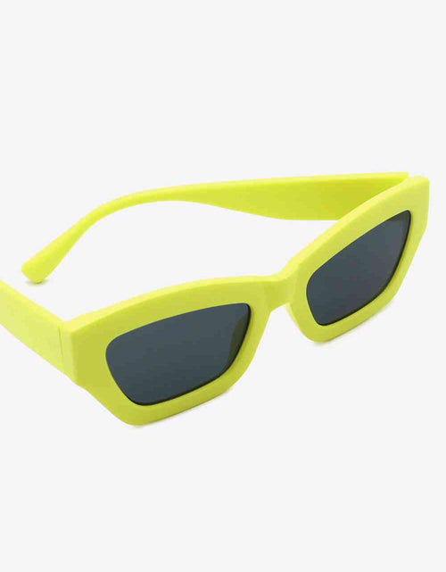 Load image into Gallery viewer, Classic UV400 Polycarbonate Frame Sunglasses
