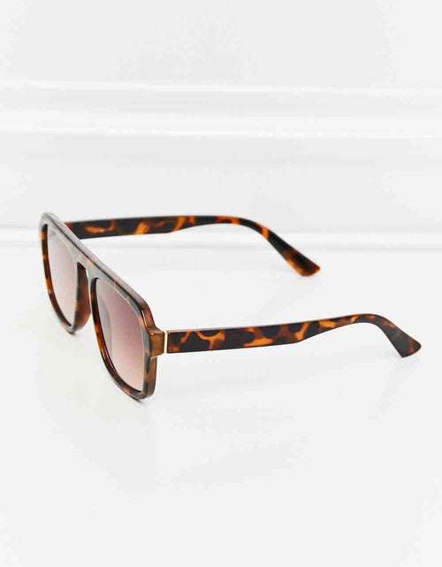 Load image into Gallery viewer, Tortoiseshell Square Polycarbonate Frame Sunglasses
