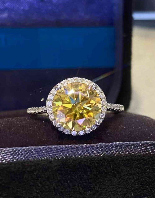 Load image into Gallery viewer, 2 Carat Moissanite Round Ring
