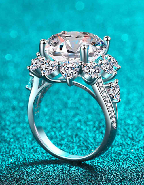 Load image into Gallery viewer, 10 Carat Moissanite Flower-Shaped Ring
